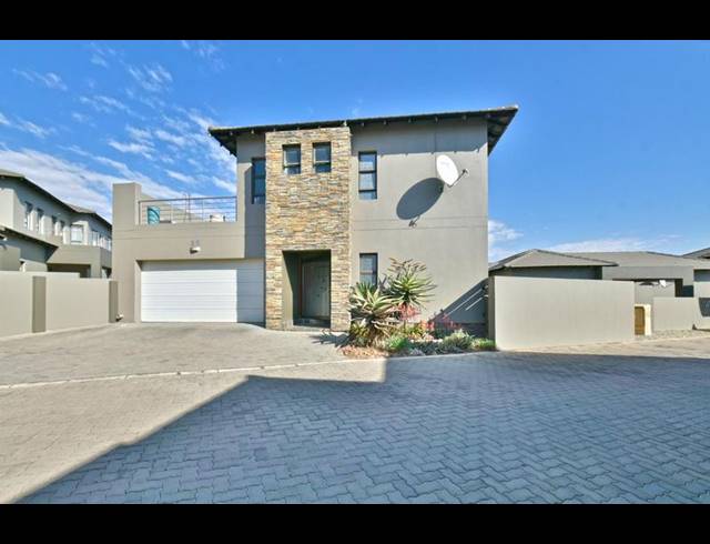 3 BEDROOM CLUSTER FOR SALE IN EYE OF AFRICA